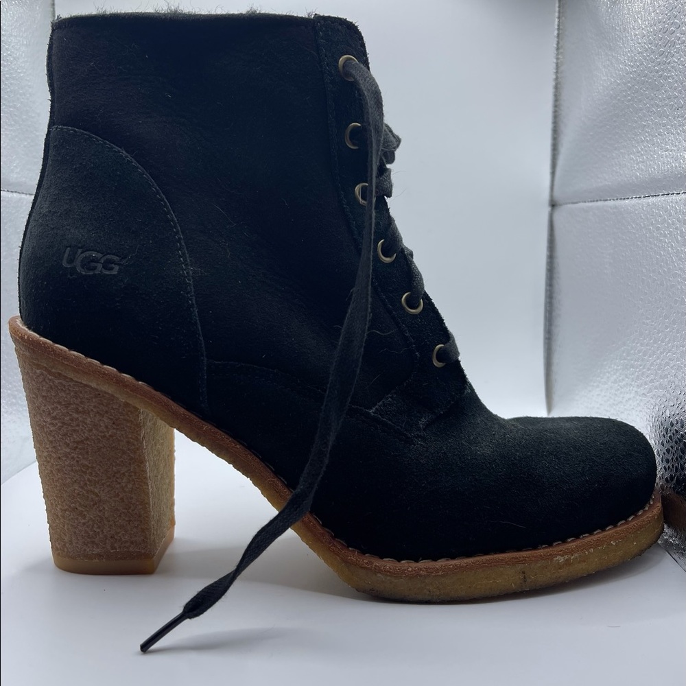 Ugg size 9 lace up dress boots
